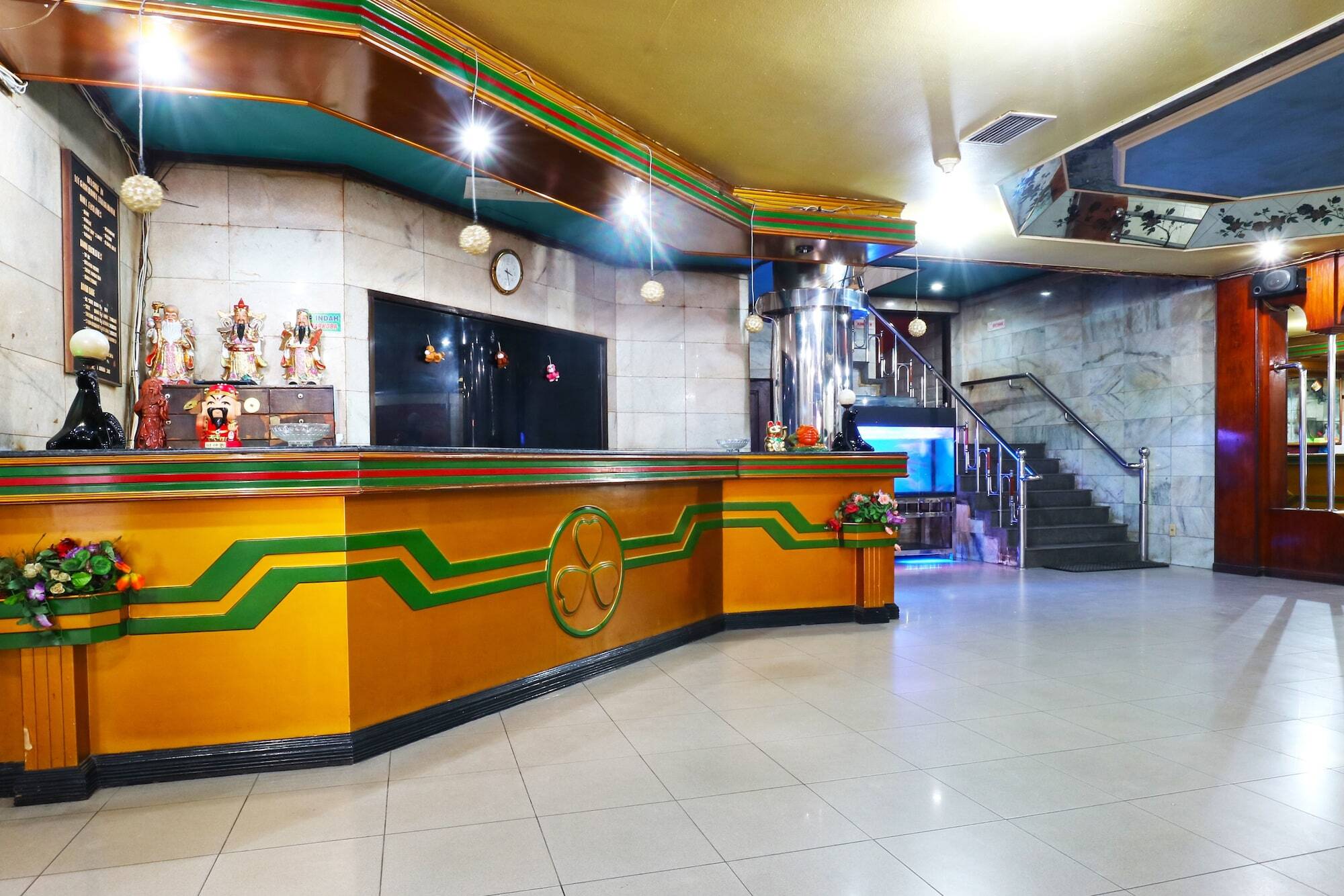 Lee Garden Hotel Medan Exterior photo
