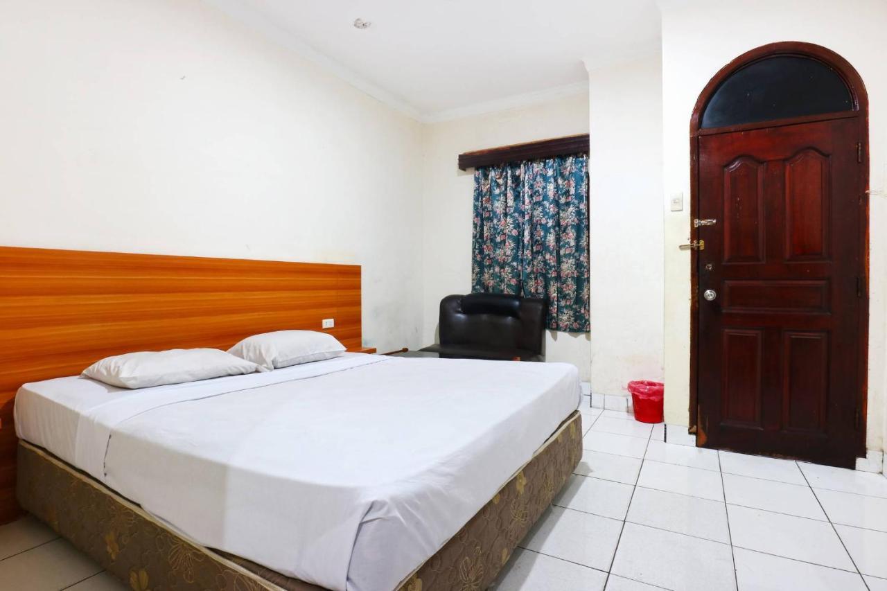Lee Garden Hotel Medan Exterior photo