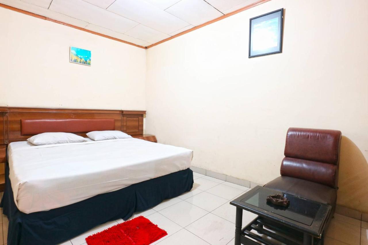 Lee Garden Hotel Medan Exterior photo