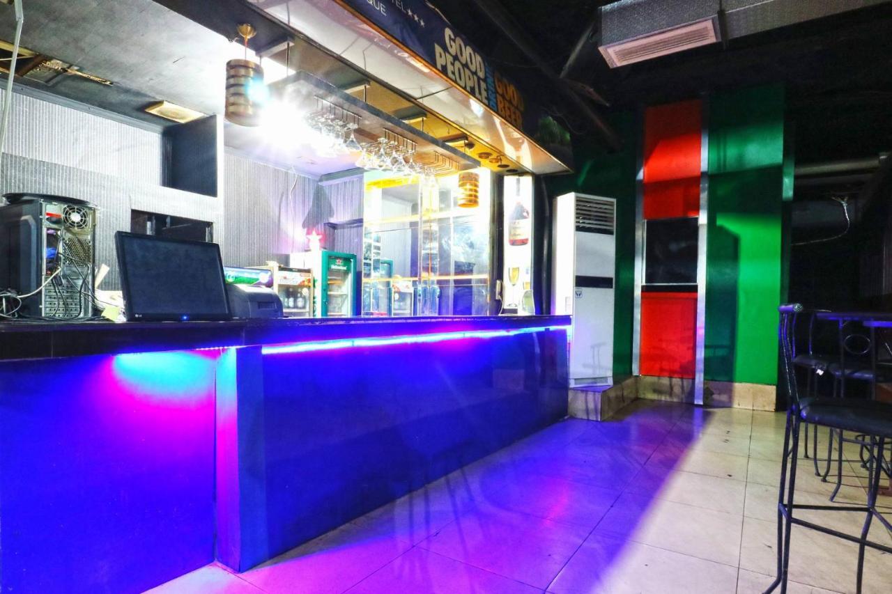 Lee Garden Hotel Medan Exterior photo